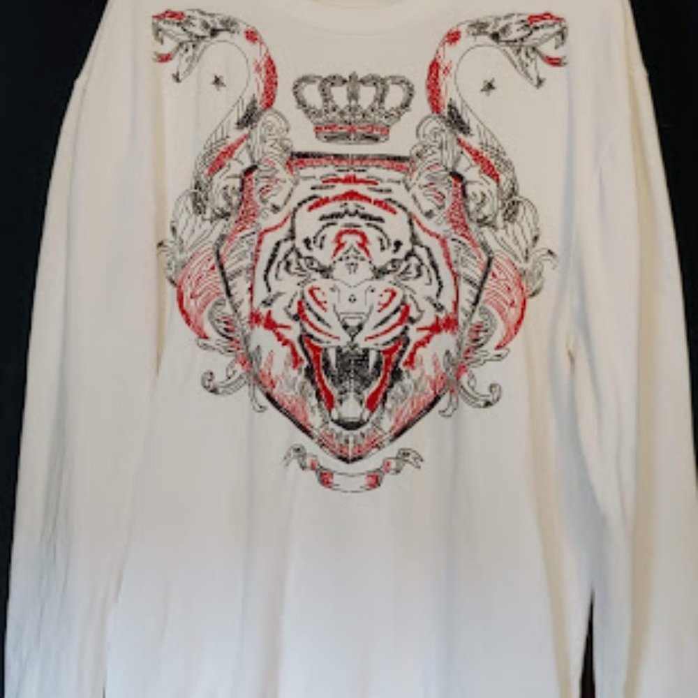 Lion and snakes design sweater